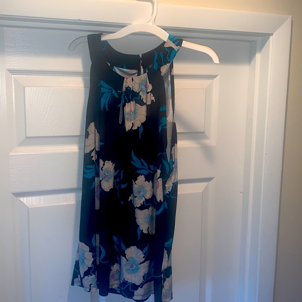 INC tank size medium